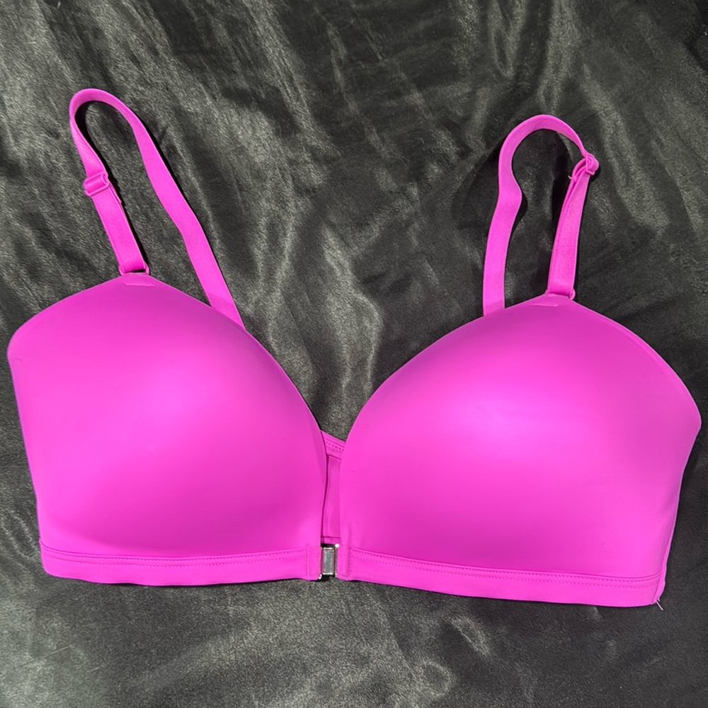 NWT VS PINK Bra size 36DD